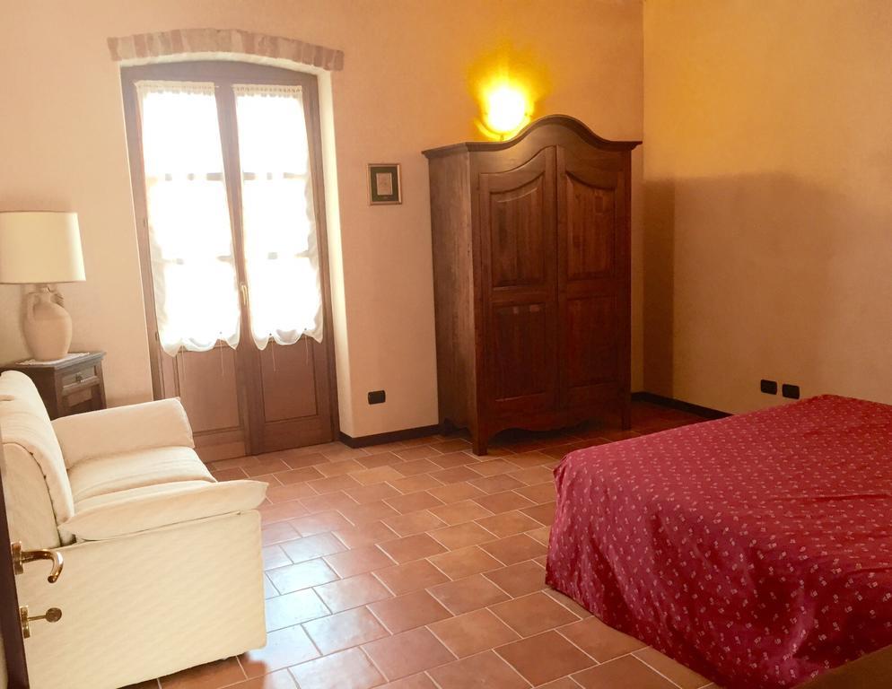 Cascina Stralla Farigliano Szoba fotó