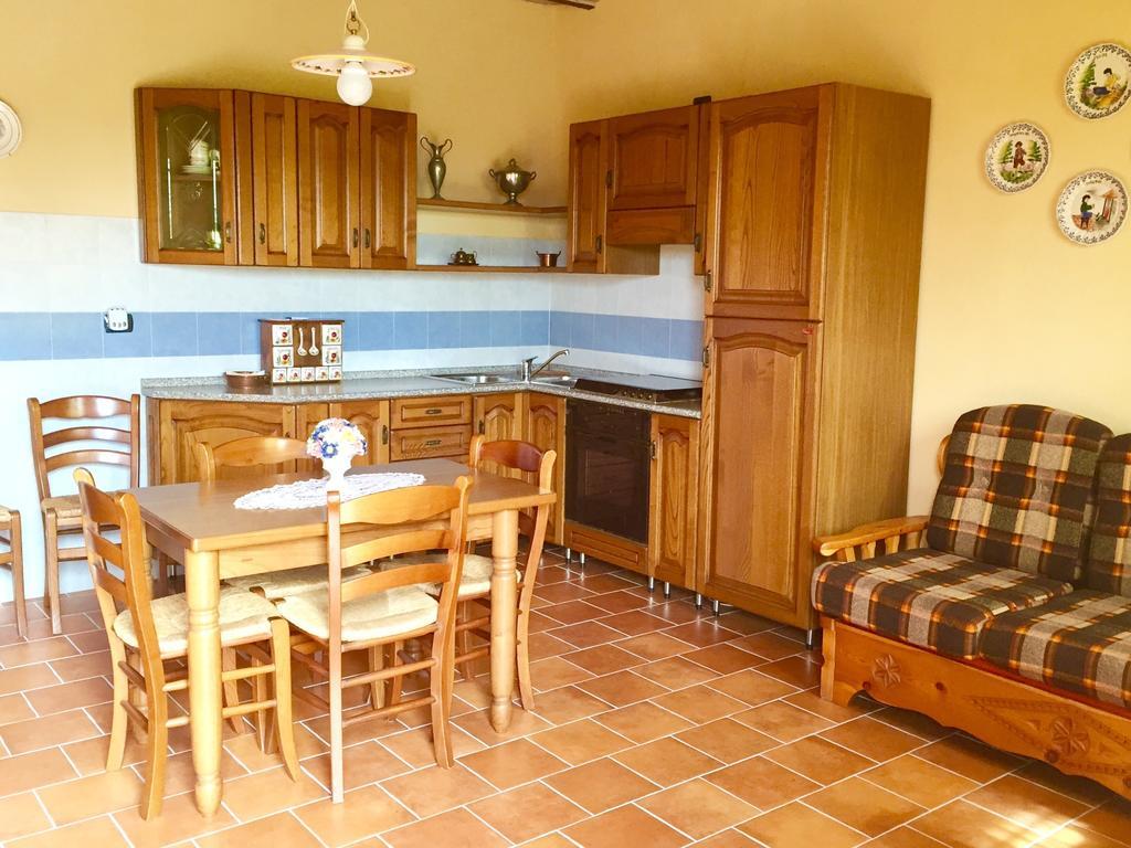 Cascina Stralla Farigliano Szoba fotó
